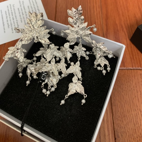 Christie Nicolaidis Chandelier earrings. Clip on - Picture 3 of 3